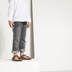 Birkenstock Gizeh Birko-Flor Nubuck Mocha 20 Birkenstock Gizeh Birko-Flor Nubuck Mocha -Birkenstock Sandal Shop 1002362 f look b