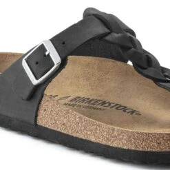 Birkenstock Gizeh Oiled Leather -Birkenstock Sandal Shop 1021349 detail 1