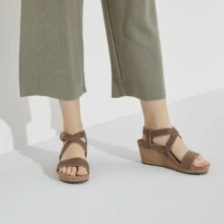 Sibyl Oiled Leather 14 Sibyl Oiled Leather -Birkenstock Sandal Shop 1023523 f closeup f