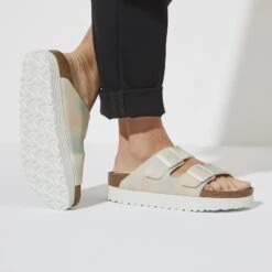 Arizona Platform Vegan -Birkenstock Sandal Shop 1024597 f closeup f