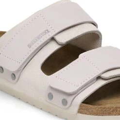 Birkenstock Uji Nubuck/Suede Leather 21 Birkenstock Uji Nubuck/Suede Leather -Birkenstock Sandal Shop 1024800 detail 1